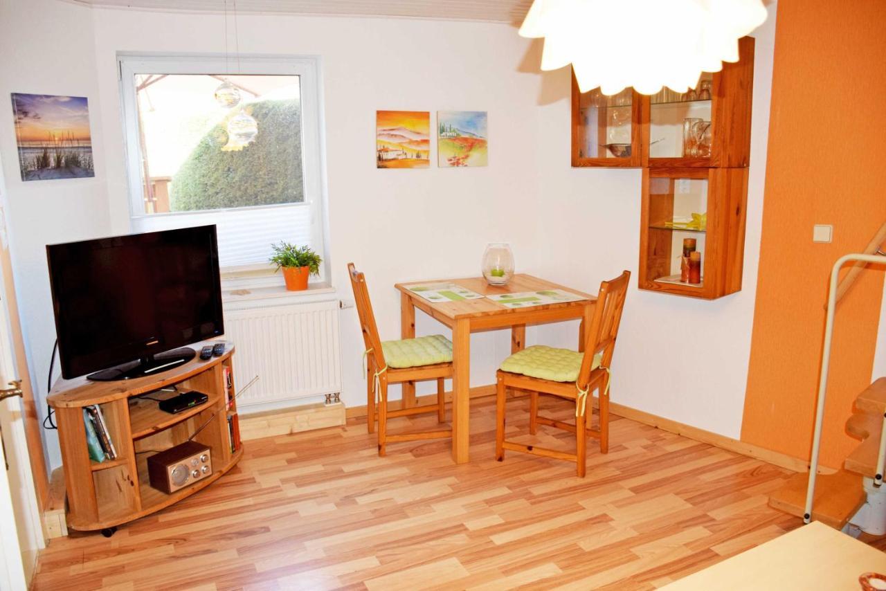 Ferienhaus Zum Hafen In Altefaehr Exterior foto