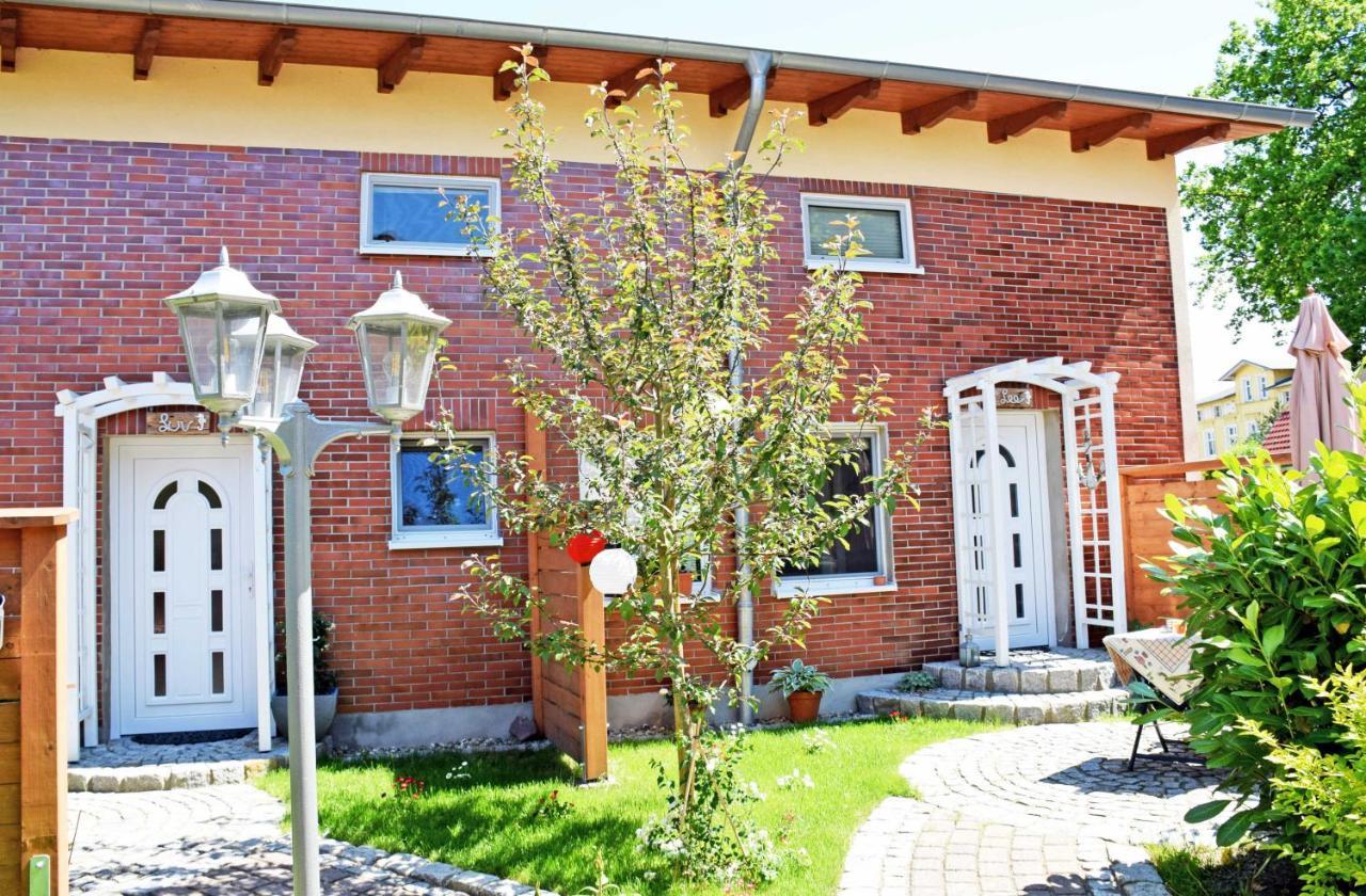 Ferienhaus Zum Hafen In Altefaehr Exterior foto