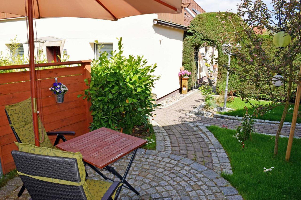 Ferienhaus Zum Hafen In Altefaehr Exterior foto