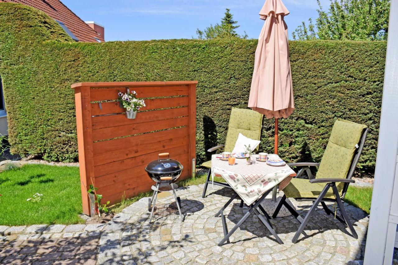 Ferienhaus Zum Hafen In Altefaehr Exterior foto