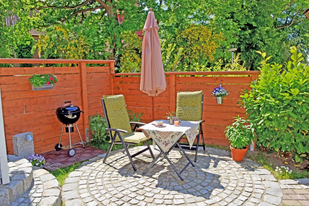 Ferienhaus Zum Hafen In Altefaehr Exterior foto