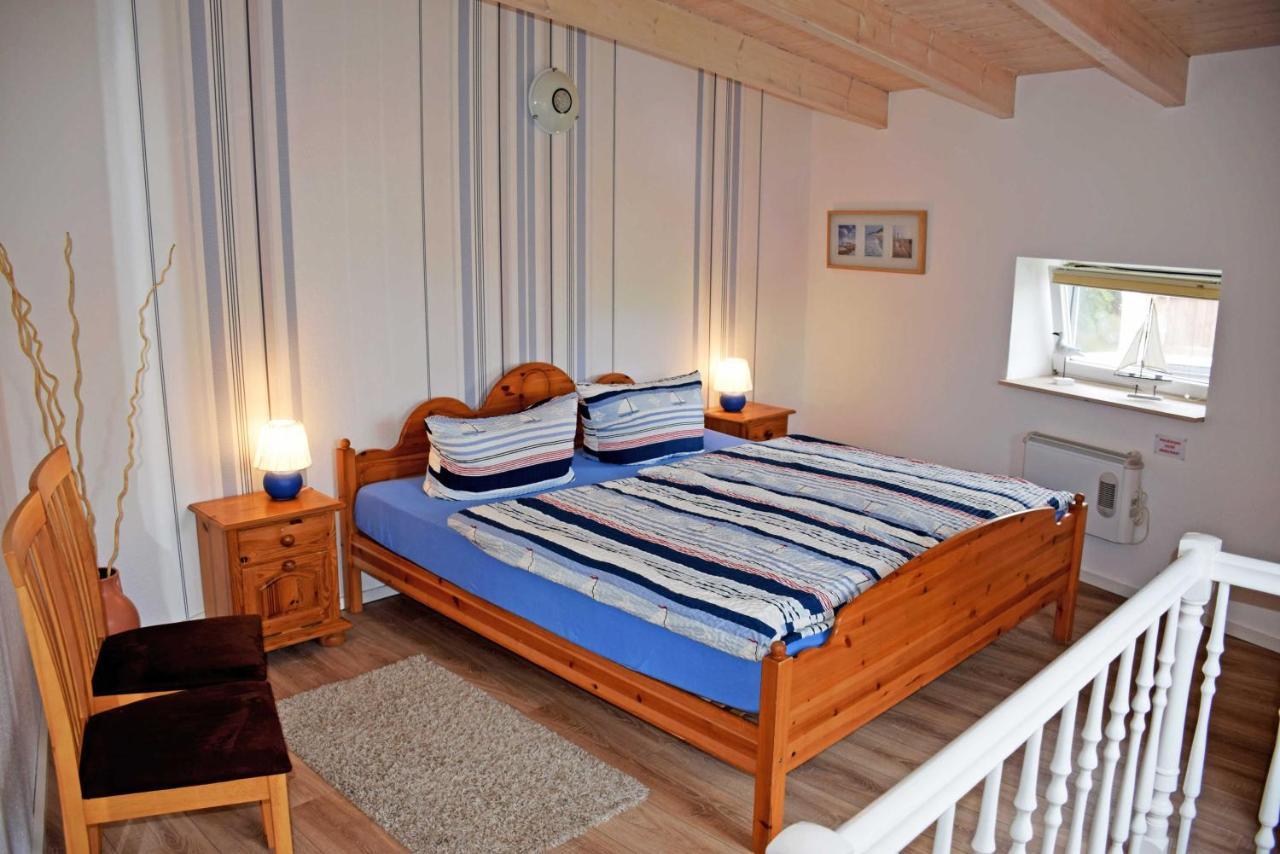 Ferienhaus Zum Hafen In Altefaehr Exterior foto