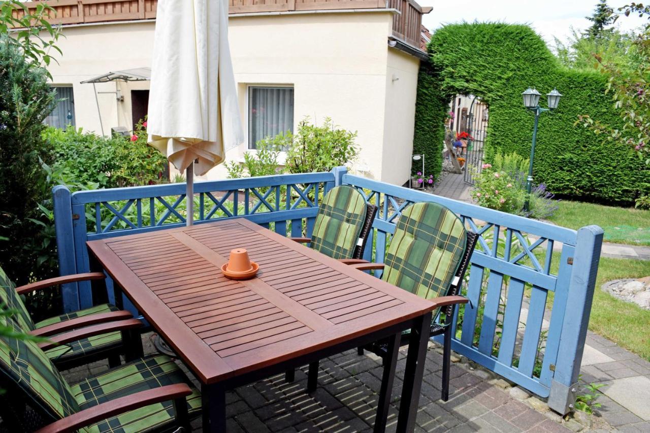 Ferienhaus Zum Hafen In Altefaehr Exterior foto